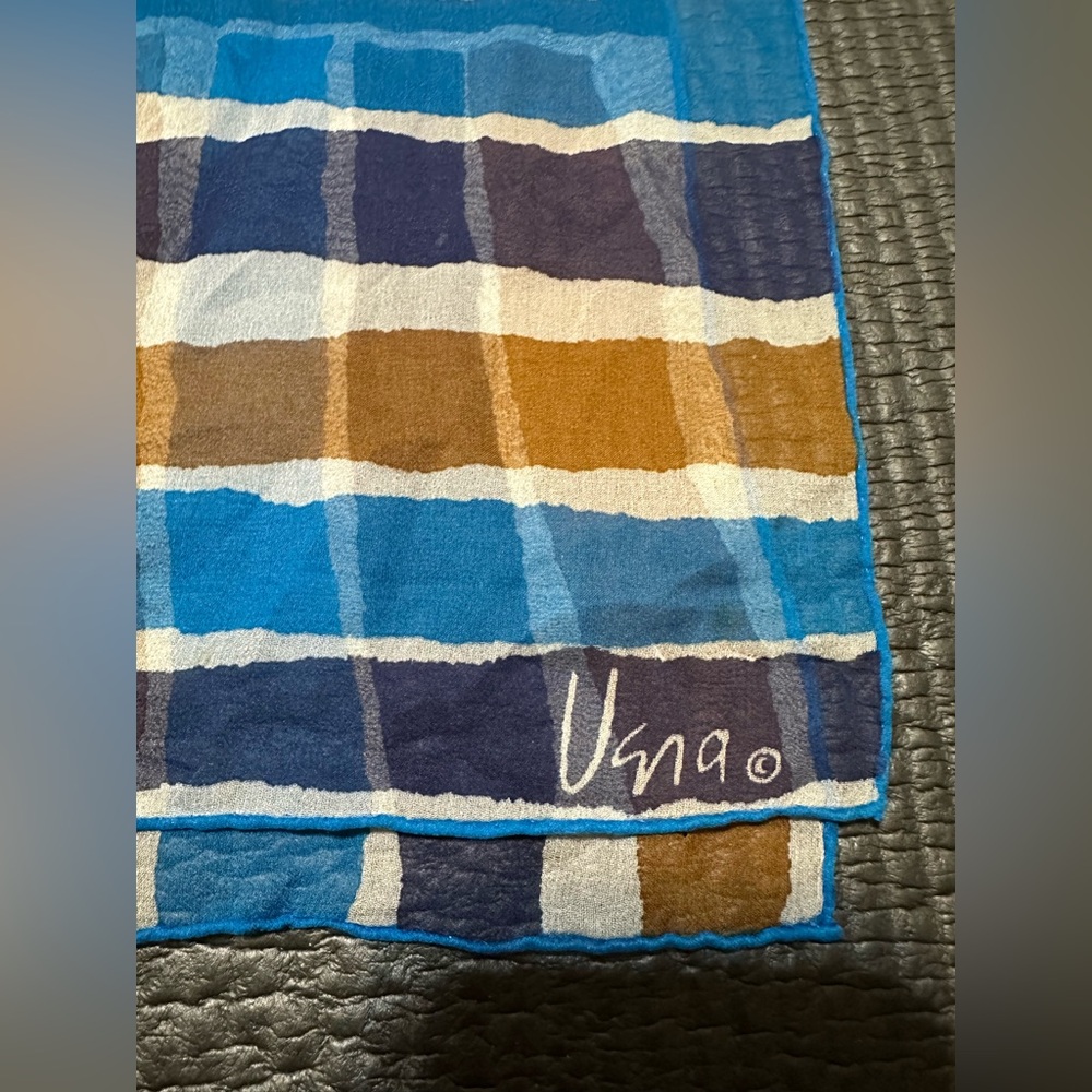 Vera Neumann Colorful Geometric Patterned Scarf - Picture 2 of 3